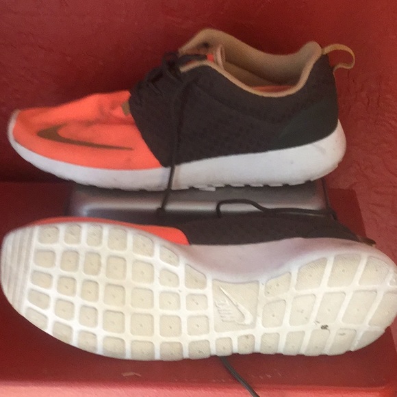 Nike sneakers - Picture 2 of 3